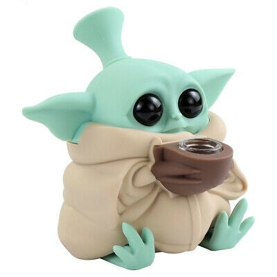 SILICONE & GLASS BABY YODA PIPE