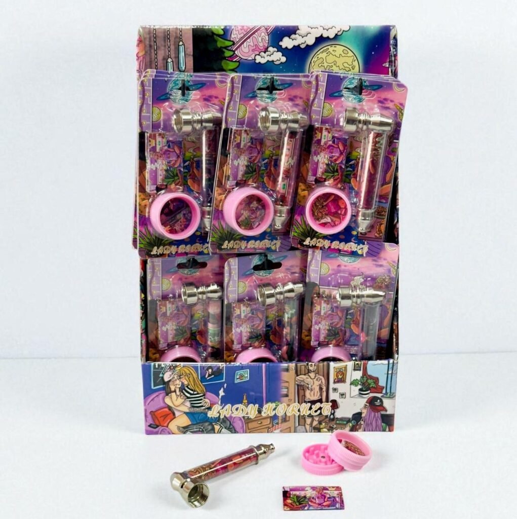 CARDED LADY HORNET PIPE + GRINDER + SCREENS - SeedySide